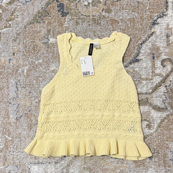 H&M Tops - NWT yellow top